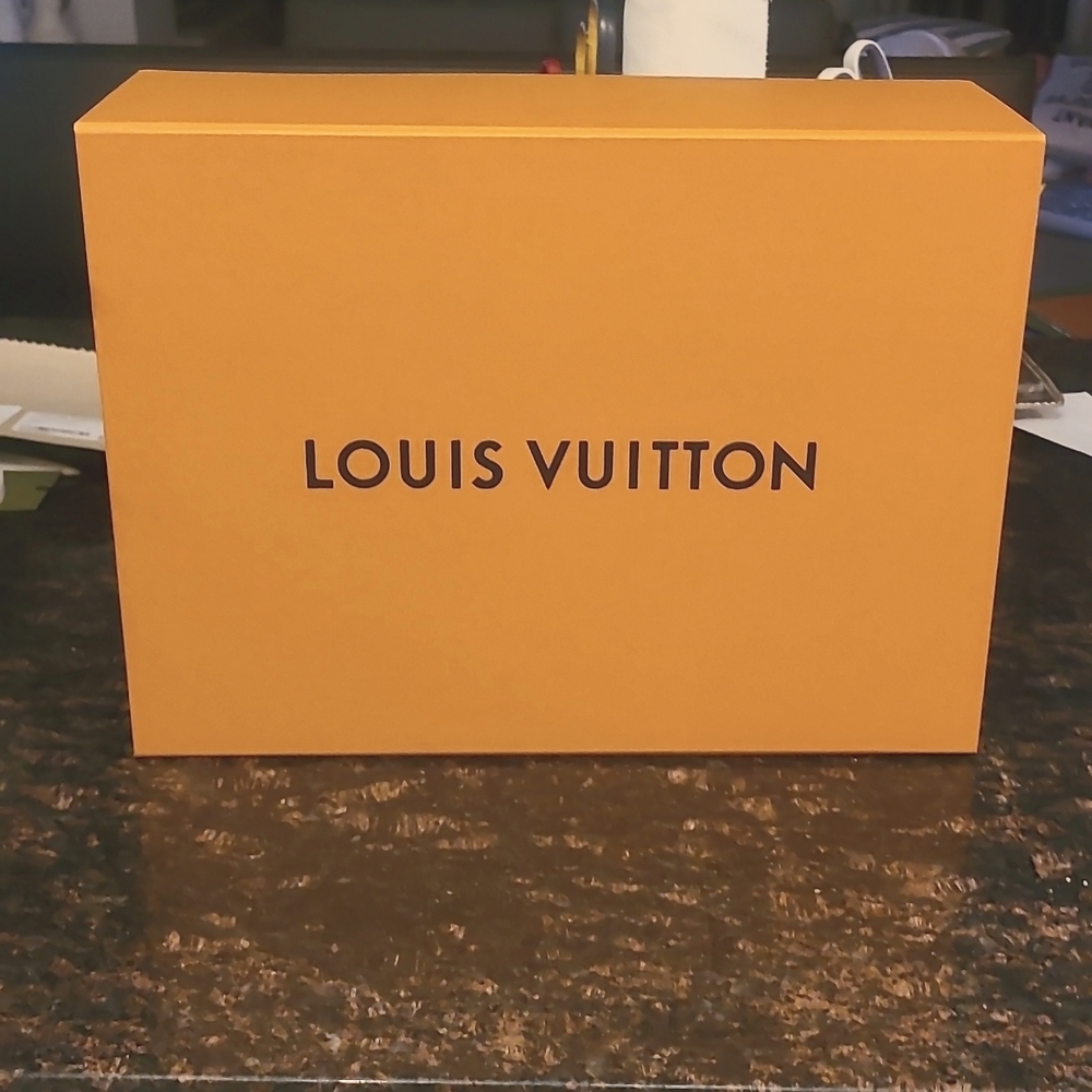 Louis Vuitton box